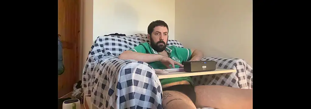 Snapshot of Big_Bi_Cub chatting on November 15, 11:40 am Big Bi Cub online show from November 15, 11:40 am