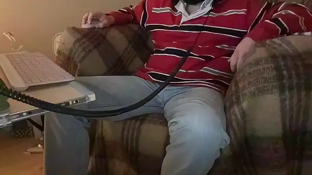 Snapshot of Big_Bi_Cub chatting on February 16, 3:24 am Big Bi Cub online show from February 16, 3:24 am