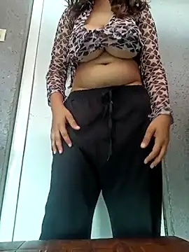 Snapshot of Hott_Muskan chatting on May 5, 10:56 am Hott Muskan online show from May 5, 10:56 am