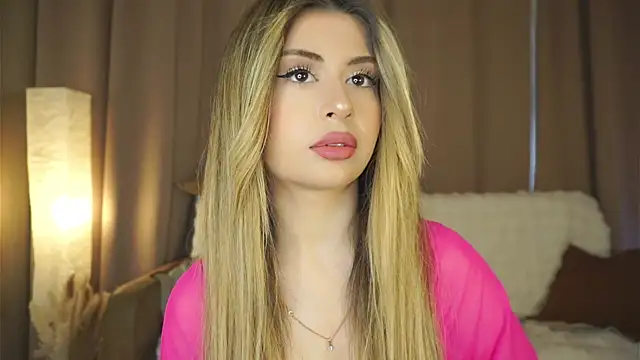 Snapshot of GeorginaHarn chatting on June 24, 8:35 am GeorginaHarn online show from June 24, 8:35 am