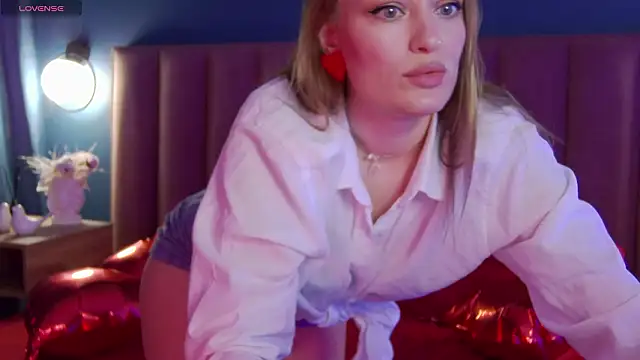 EvelynPoole online show from February 13, 1:34 am