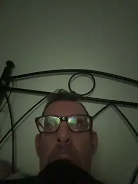 gigolobcn online show from February 5, 9:30 pm