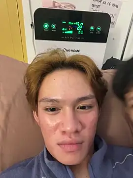 Snapshot of urasiantwinkbigcock chatting on November 13, 6:07 pm urasiantwinkbigcock online show from November 13, 6:07 pm