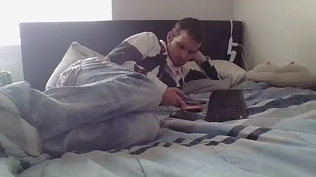 Snapshot of Eclipticice94 chatting on October 23, 3:55 pm Eclipticice94 online show from October 23, 3:55 pm