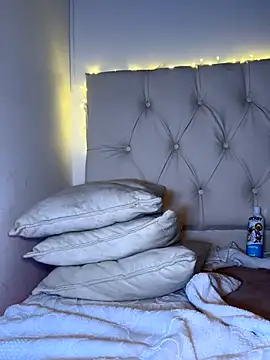 Danicute  online show from December 5, 8:45 am