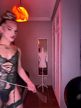 Snapshot of lacattiva chatting on September 10, 9:15 pm lacattiva online show from September 10, 9:15 pm