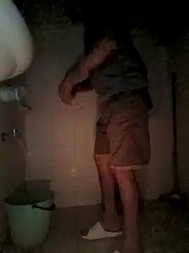 Snapshot of SecurePlanet9 chatting on January 17, 12:48 am SecurePlanet9 online show from January 17, 12:48 am