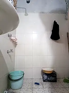 Snapshot of SecurePlanet9 chatting on February 25, 3:27 am SecurePlanet9 online show from February 25, 3:27 am