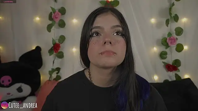 Snapshot of cutee_andrea chatting on July 15, 2:06 am cutee andrea online show from July 15, 2:06 am