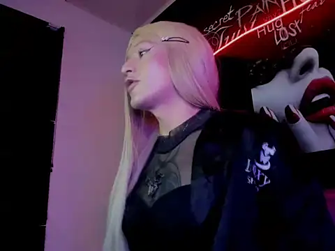 Snapshot of Megam_ chatting on September 28, 1:00 am Megam  online show from September 28, 1:00 am