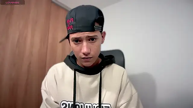 Toy boy777 online show from February 9, 6:17 am