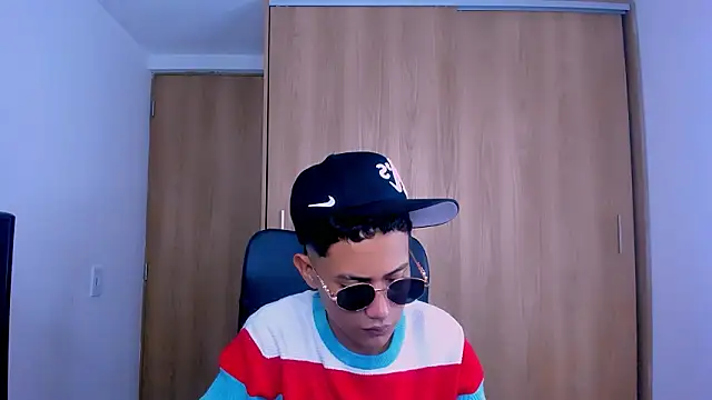 Toy boy777 online show from February 19, 9:22 pm