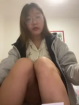 sisi-maiden online show from March 30, 12:50 pm