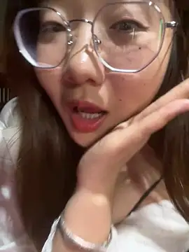 sisi-maiden online show from May 3, 1:06 pm