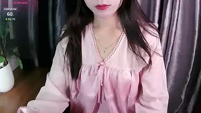 Snapshot of Mai_aug chatting on October 27, 3:16 pm Mai aug online show from October 27, 3:16 pm