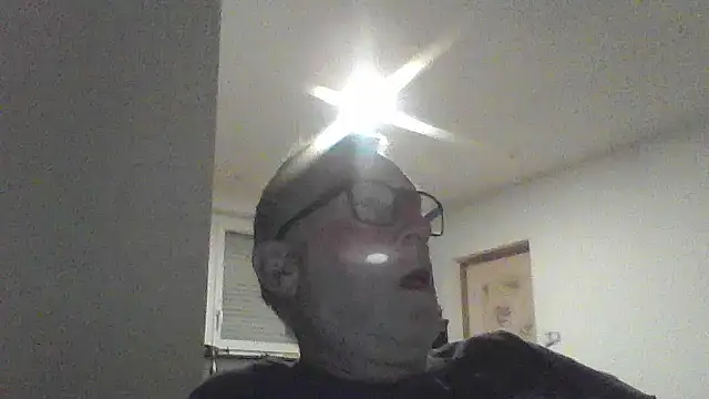 Snapshot of davv28 chatting on September 12, 2:33 am davv28 online show from September 12, 2:33 am