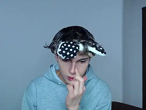 john vichenso online show from November 24, 9:36 pm