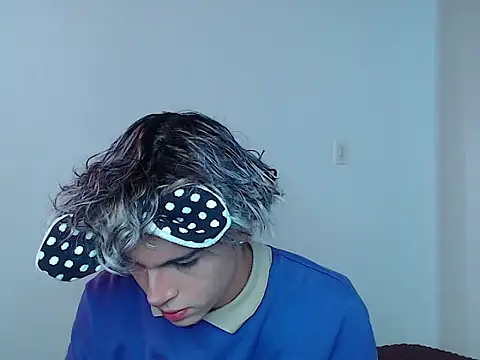 john vichenso online show from November 25, 10:10 pm