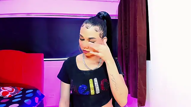 Snapshot of Britany_montiel chatting on April 15, 7:58 pm Britany montiel online show from April 15, 7:58 pm