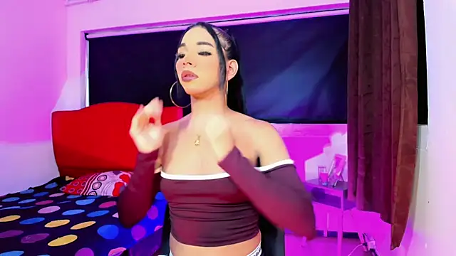 Snapshot of Britany_montiel chatting on April 16, 9:39 pm Britany montiel online show from April 16, 9:39 pm
