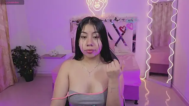 ZURY TAY online show from November 25, 11:43 am