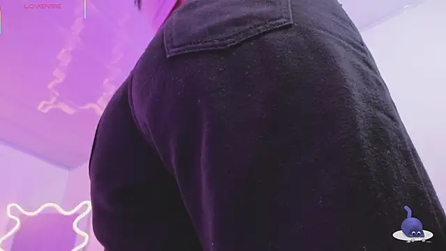 ZURY TAY online show from December 5, 11:52 am