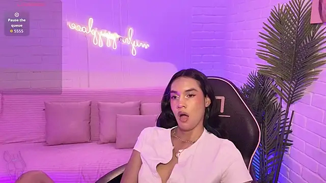 artemiss tay online show from November 18, 7:07 pm