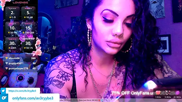 Av3ryyBe3 online show from December 13, 10:26 pm