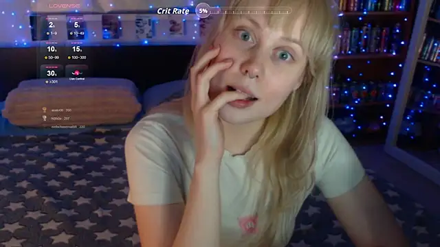Snapshot of s1lvercherub chatting on April 17, 8:12 pm s1lvercherub online show from April 17, 8:12 pm