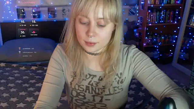 Snapshot of s1lvercherub chatting on May 16, 8:07 pm s1lvercherub online show from May 16, 8:07 pm