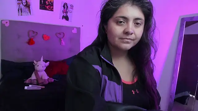 TifanyAmazinng online show from February 14, 1:41 pm