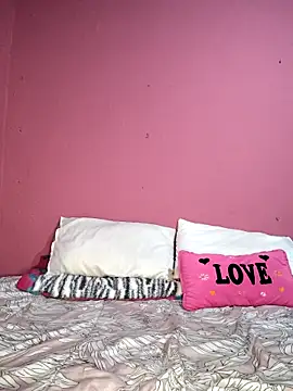 Snapshot of BrownRoxxane6 chatting on November 23, 12:49 pm BrownRoxxane6 online show from November 23, 12:49 pm