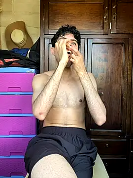 Axel-Mejia online show from November 17, 6:35 pm