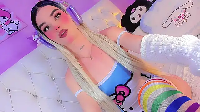 Snapshot of Cattleya_White_ll chatting on October 26, 8:59 pm Cattleya White ll online show from October 26, 8:59 pm