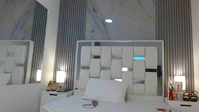 VanessaHard as online show from September 27, 7:30 pm