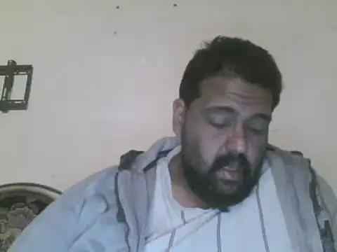 Snapshot of elpoop7305 chatting on February 3, 8:52 am elpoop7305 online show from February 3, 8:52 am