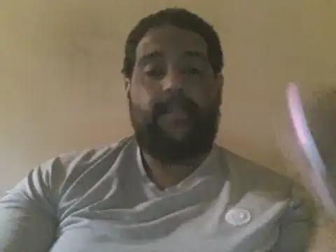 Snapshot of elpoop7305 chatting on February 14, 11:07 am elpoop7305 online show from February 14, 11:07 am