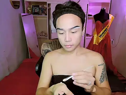 YourNikkieXxx online show from October 26, 6:41 am