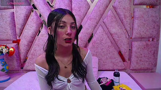 Snapshot of _Luna_Bennett chatting on April 10, 3:12 am Luna Bennett online show from April 10, 3:12 am