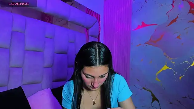 Snapshot of _Luna_Bennett chatting on May 21, 8:16 pm Luna Bennett online show from May 21, 8:16 pm