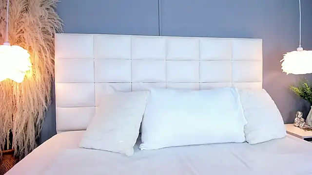 MiaVixen  online show from November 21, 4:55 am