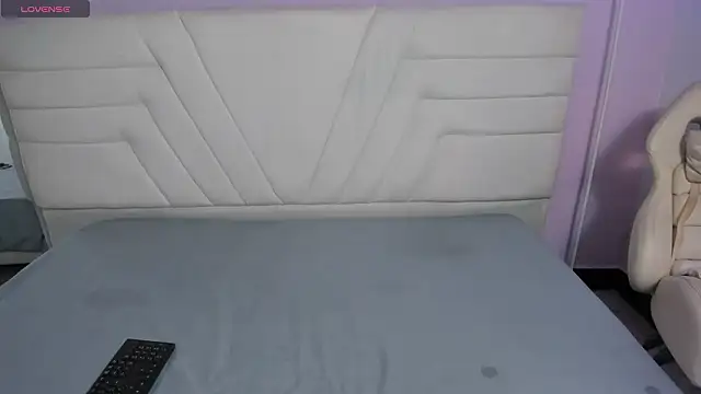 fressittalove01 online show from March 24, 12:32 pm