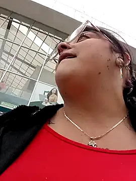 megan fox5 online show from October 29, 3:03 pm