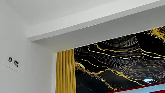 VioletRose as online show from January 15, 8:01 pm