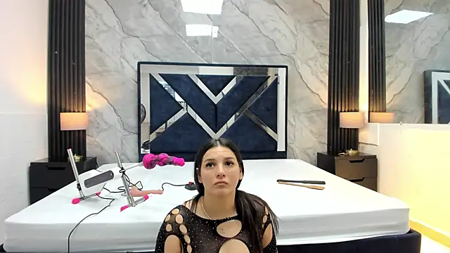 Snapshot of VioletRose_as chatting on May 1, 8:24 pm VioletRose as online show from May 1, 8:24 pm