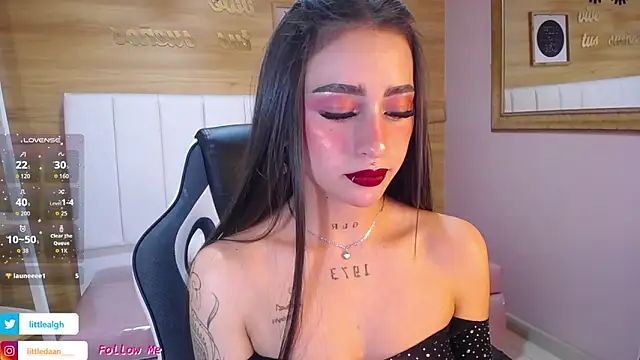 Abril Velvet a  online show from October 7, 7:44 pm