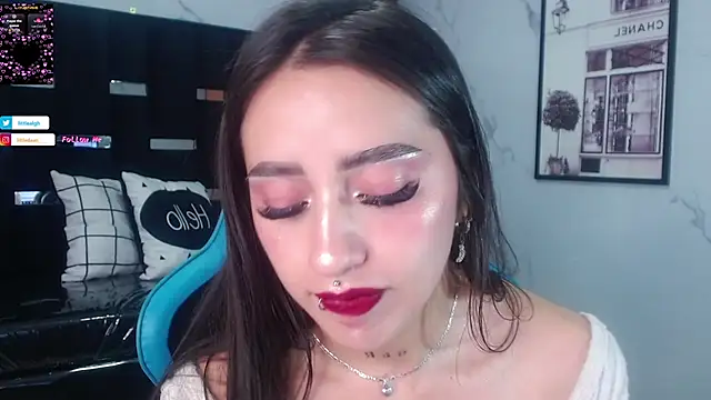 Abril Velvet a  online show from October 17, 1:20 am