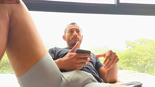 Snapshot of enormous_c0ckk chatting on November 7, 5:13 pm enormous c0ckk online show from November 7, 5:13 pm