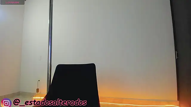 Snapshot of auraeroticaxxx chatting on June 13, 3:26 am auraeroticaxxx online show from June 13, 3:26 am