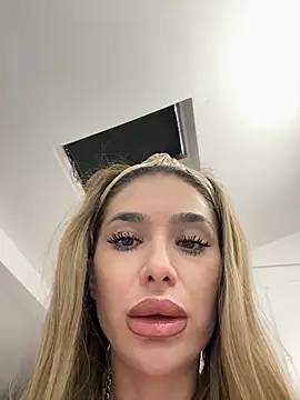 KaseyQuinn  online show from October 9, 6:00 am